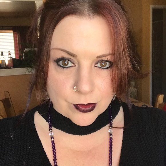 Meet your Posher, Jennifer - Picture 2 of 3